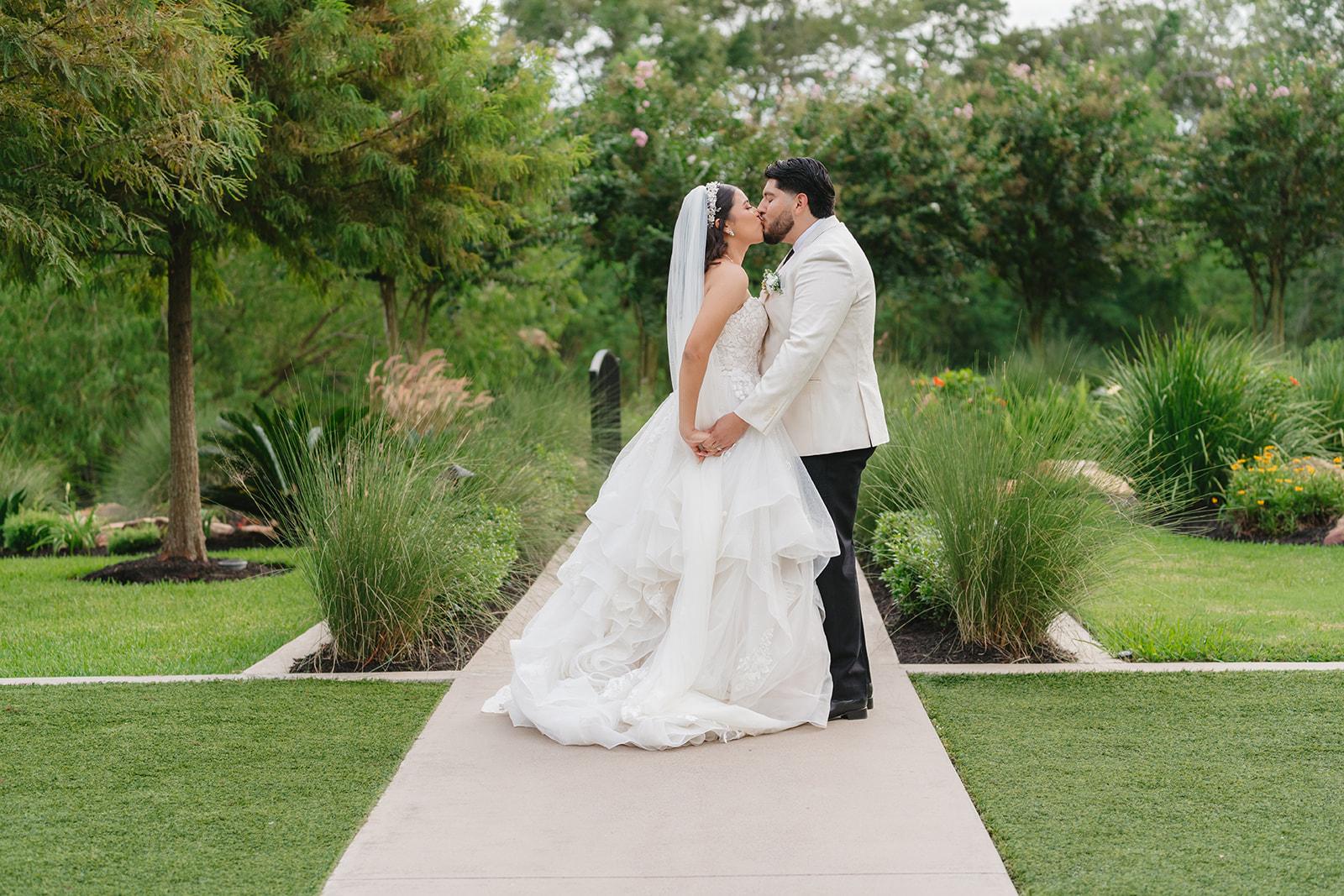 5 Must-Have Wedding Photos You Won’t Want to Miss